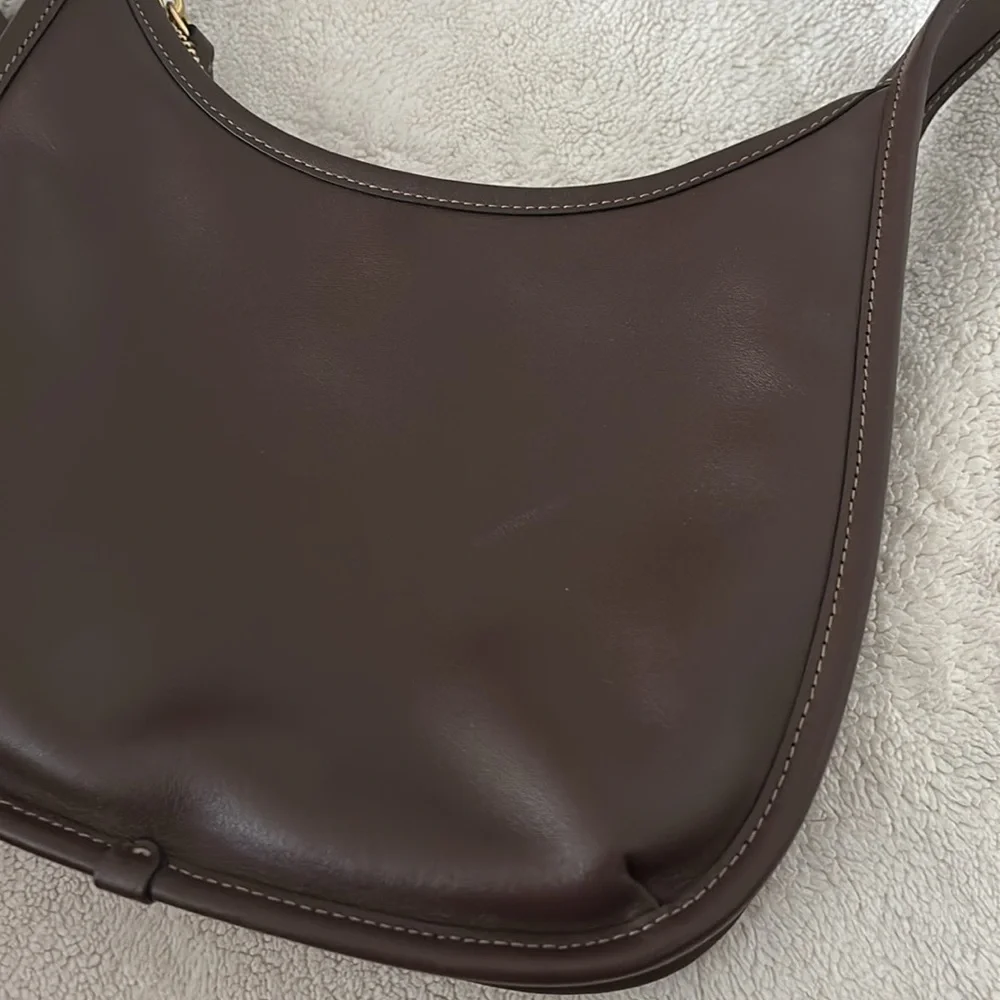 Coach Curve Zip Bag in Maple